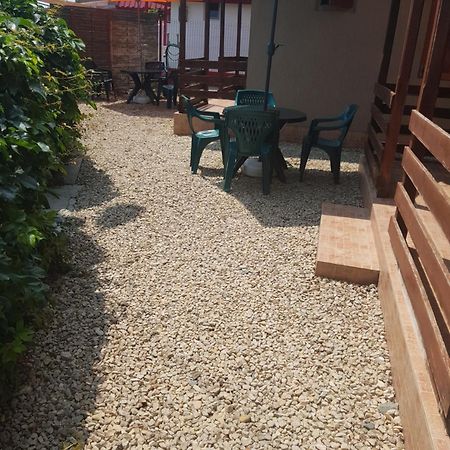 Casutele Intim Villa Costinesti Bagian luar foto