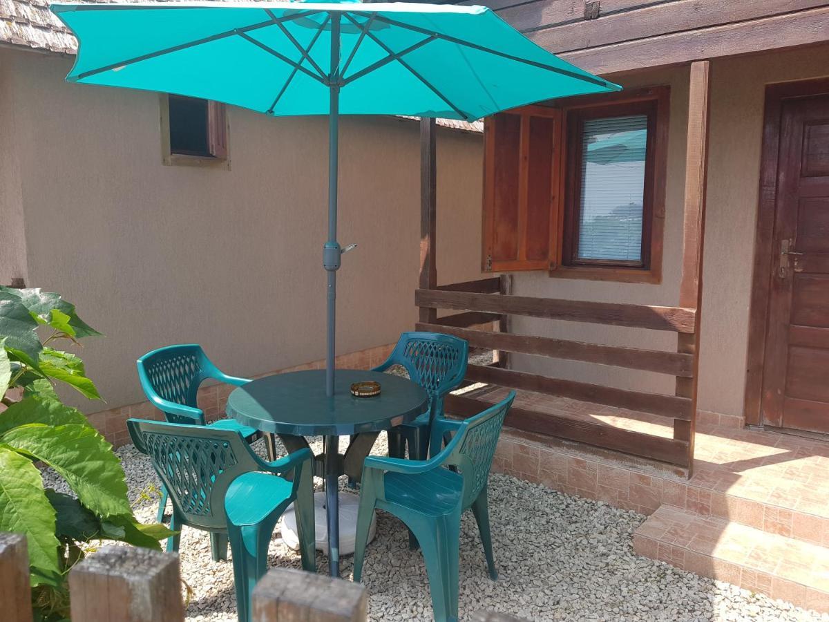 Casutele Intim Villa Costinesti Bagian luar foto