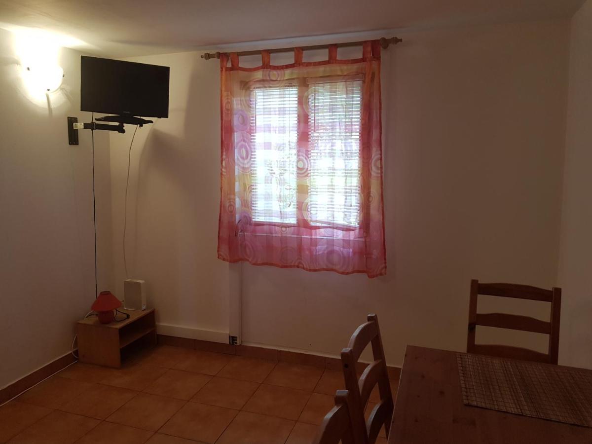 Casutele Intim Villa Costinesti Bagian luar foto